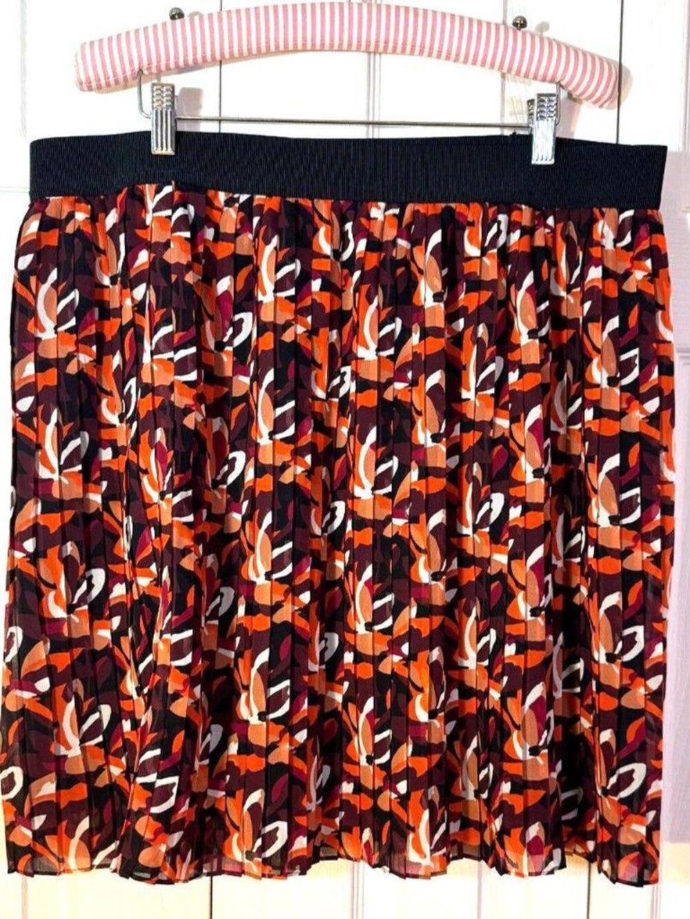 ANN TAYLOR LOFT Skirt szXL Black Multicolor Abstract Geo Print Pleated Chiffon